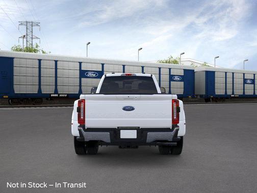 Star White Metallic Tri-Coat 2026 Ford F-450 Lariat