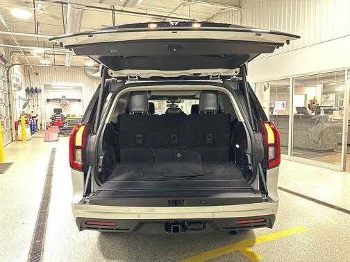 Oxford White 2025 Ford Expedition Active