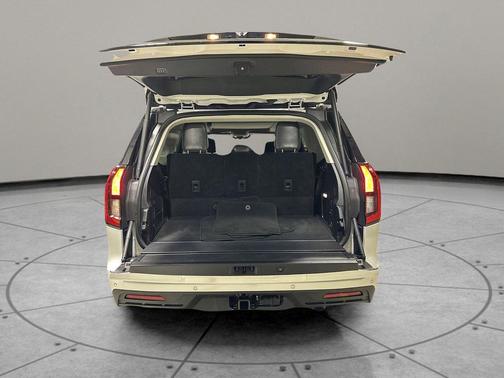Oxford White 2025 Ford Expedition Active