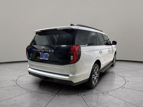 Oxford White 2025 Ford Expedition Active