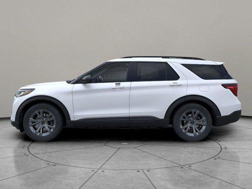 Star White Metallic Tri-Coat 2026 Ford Explorer Active