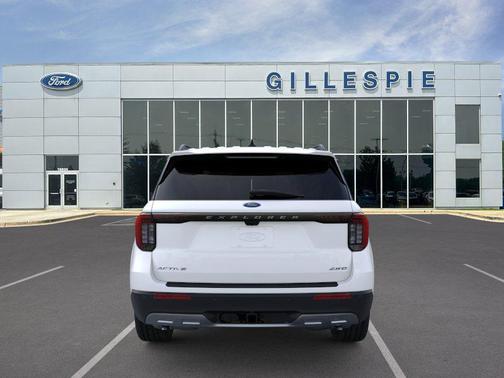 Star White Metallic Tri-Coat 2026 Ford Explorer Active