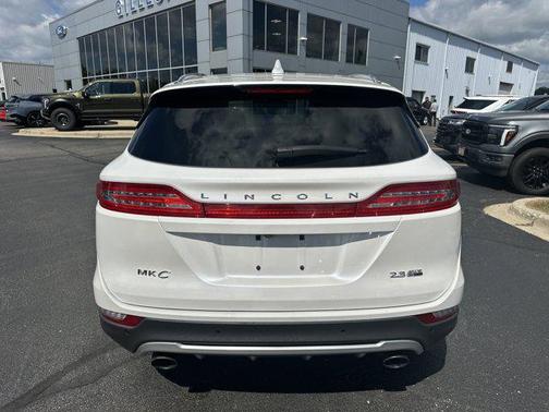 2015 Lincoln MKC Base