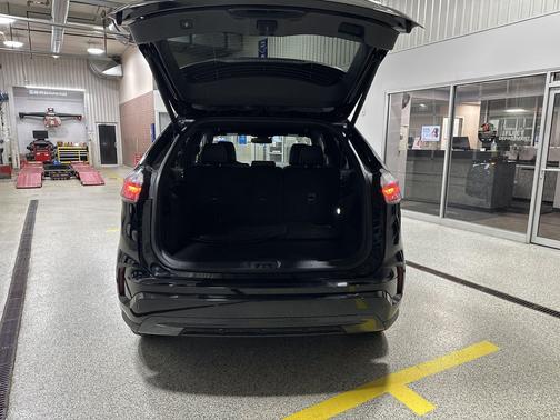 Agate Black Metallic 2024 Ford Edge ST Line