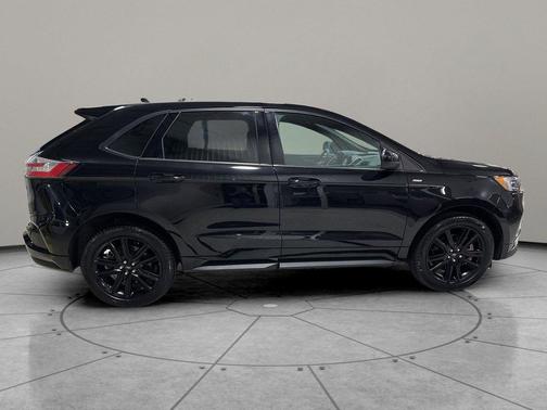 Agate Black Metallic 2024 Ford Edge ST Line