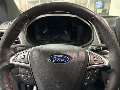 Agate Black Metallic 2024 Ford Edge ST Line