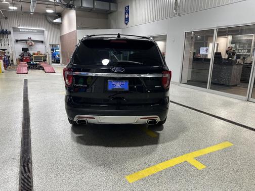 Shadow Black 2016 Ford Explorer Platinum