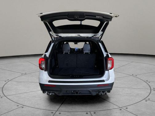 White Metallic 2022 Ford Explorer ST