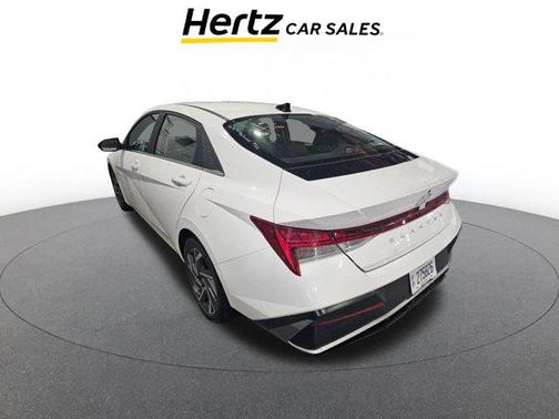 2025 Hyundai ELANTRA SEL