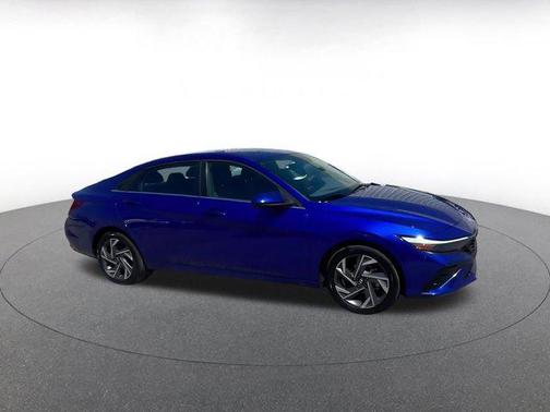 2025 Hyundai ELANTRA SEL
