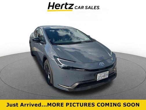 2025 Toyota Prius LE