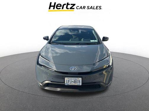 2025 Toyota Prius LE