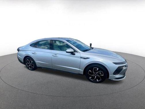 Aero Silver 2025 Hyundai SONATA SEL