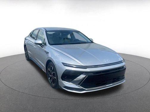 Aero Silver 2025 Hyundai SONATA SEL