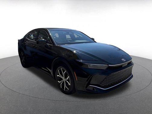 Black 2025 Toyota Crown XLE