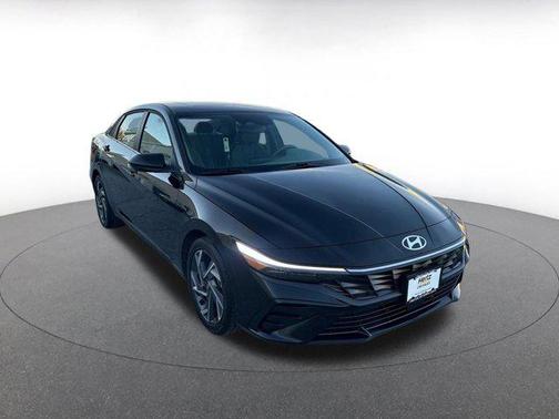 2025 Hyundai ELANTRA SEL