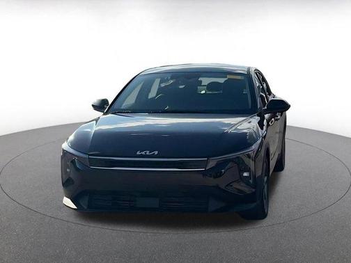 Aurora Black Pearl 2025 Kia K4 LXS