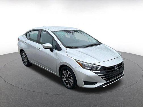 Brilliant Silver Metallic 2025 Nissan Versa 1.6 SV