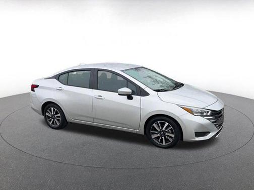 Brilliant Silver Metallic 2025 Nissan Versa 1.6 SV