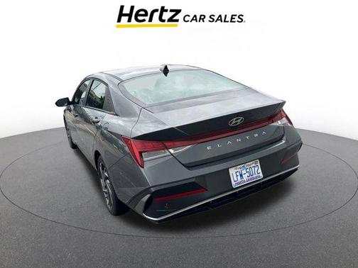 2025 Hyundai ELANTRA SEL
