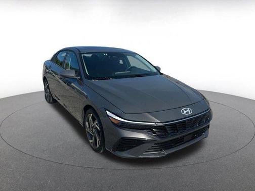 2025 Hyundai ELANTRA SEL