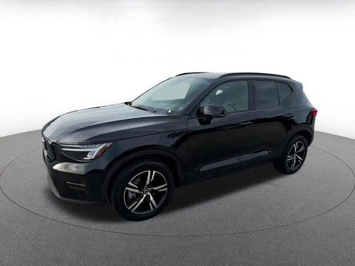 2024 Volvo XC40 CORE