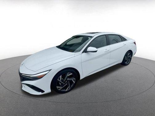 2025 Hyundai ELANTRA SEL