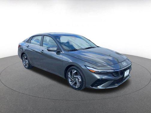 2025 Hyundai ELANTRA SEL