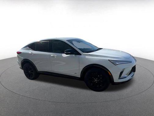 Summit White 2025 Buick Envista Sport Touring FWD
