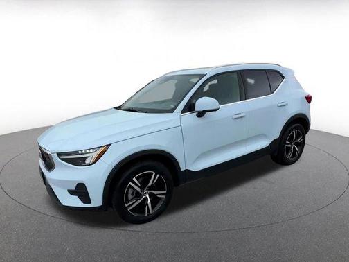 2024 Volvo XC40 CORE