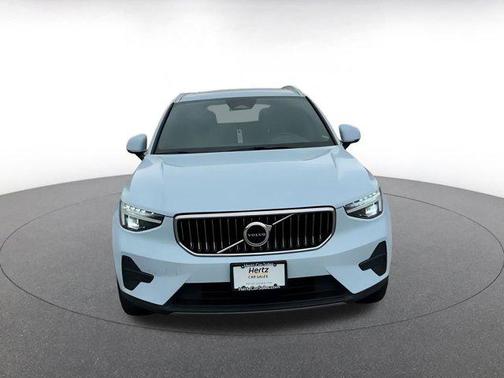 2024 Volvo XC40 CORE