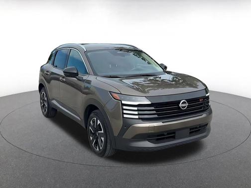 Canyon Bronze Metallic 2026 Nissan Kicks SR