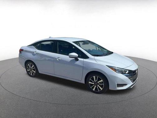 Gray Sky Pearl 2025 Nissan Versa 1.6 SV