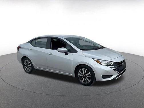 Brilliant Silver Metallic 2025 Nissan Versa 1.6 SV