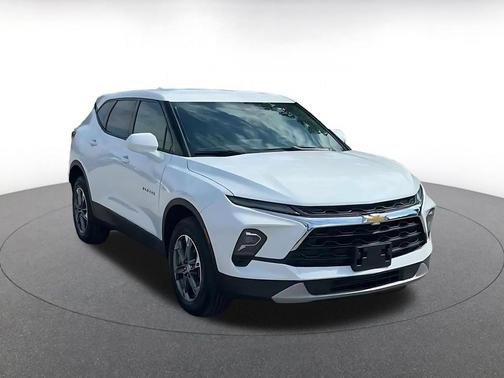 Summit White 2026 Chevrolet Blazer 2LT