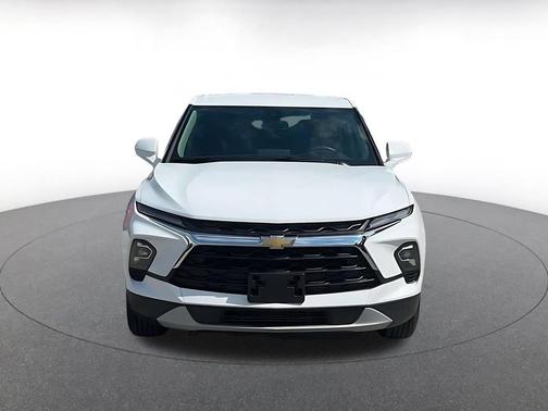 Summit White 2026 Chevrolet Blazer 2LT