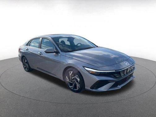2025 Hyundai ELANTRA SEL