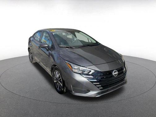 Gun Metallic 2025 Nissan Versa 1.6 SV