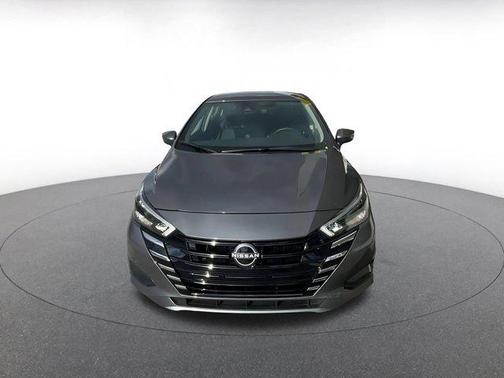 Gun Metallic 2025 Nissan Versa 1.6 SV