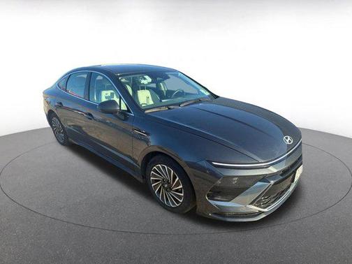 2025 Hyundai SONATA Hybrid SE