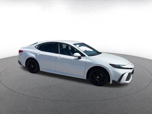 Ice Cap 2025 Toyota Camry LE