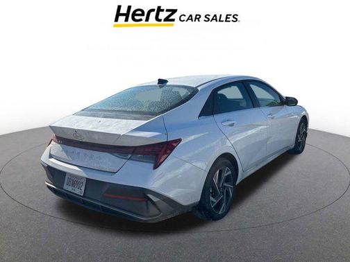 2025 Hyundai ELANTRA SEL