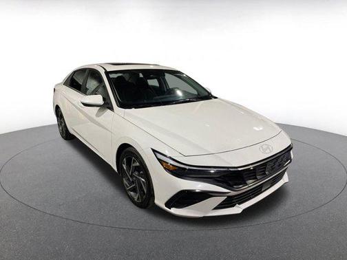2025 Hyundai ELANTRA SEL