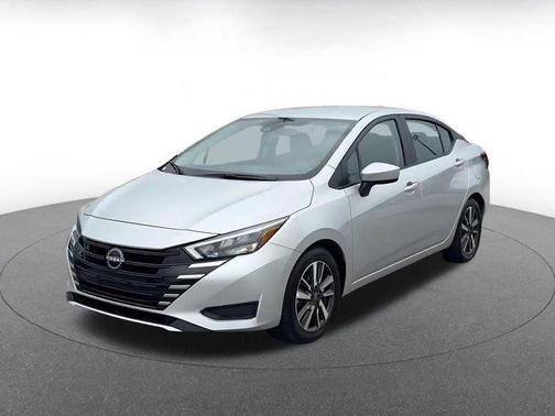 Brilliant Silver Metallic 2025 Nissan Versa 1.6 SV