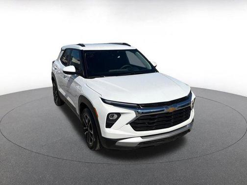 Summit White 2025 Chevrolet Trailblazer LT