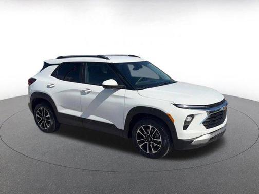 Summit White 2025 Chevrolet Trailblazer LT