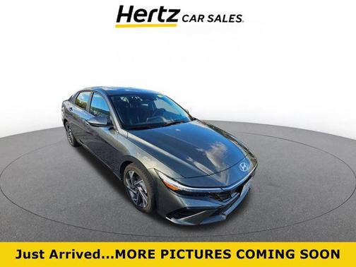 2025 Hyundai ELANTRA SEL