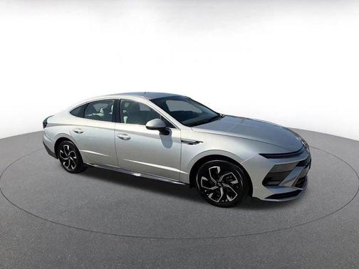 Aero Silver 2025 Hyundai SONATA SEL