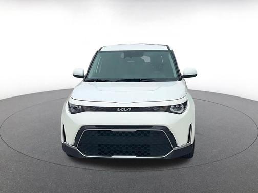 Snow White Pearl 2025 Kia Soul LX