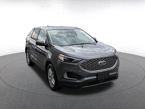 Carbonized Gray Metallic 2024 Ford Edge SEL